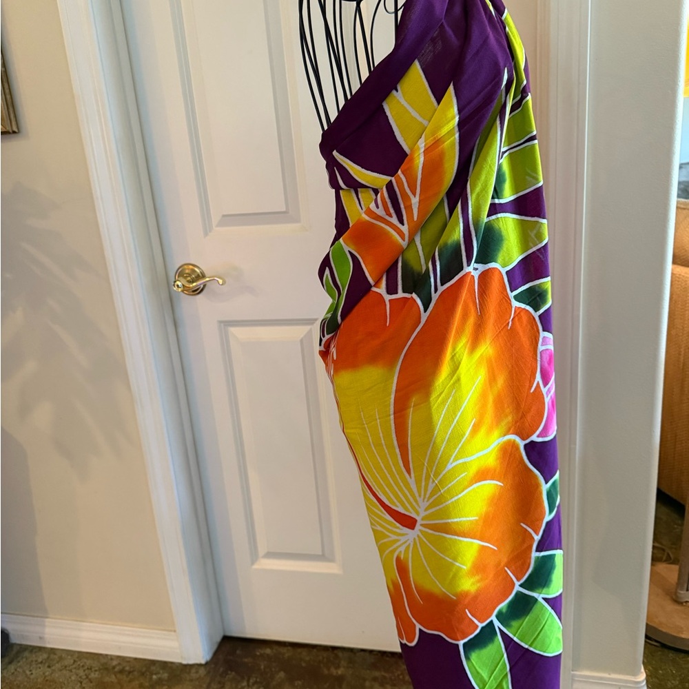 Tropical Floral Sarong - Picture 4 of 5